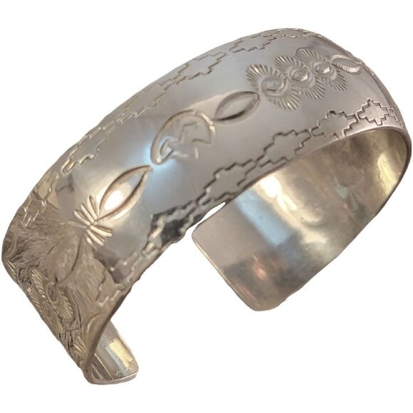 Belinda Woody Sterling Silver Navajo Stamped Wide Cuff Bracelet - Picture 4 of 10